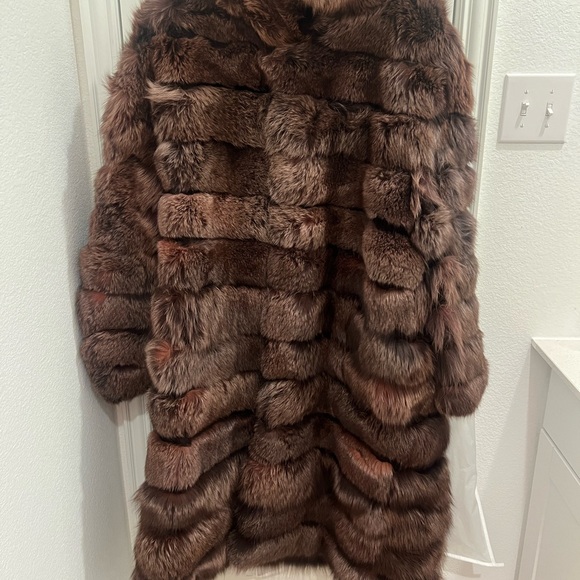 Beautiful “ REAL”brown fox with hood - Picture 2 of 10